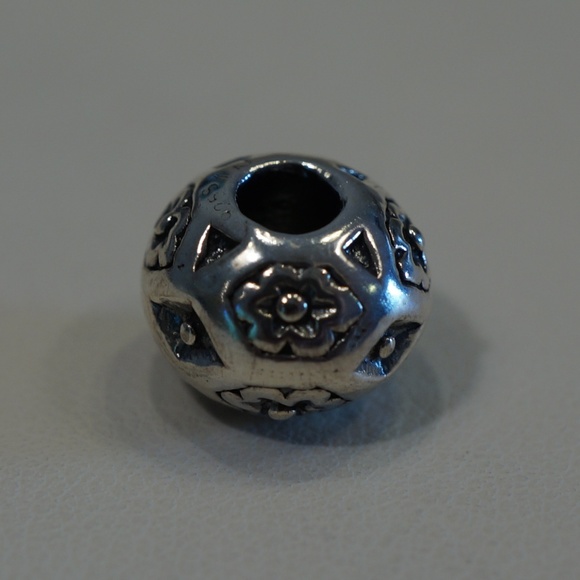 Trollbeads Sterling Silver Zanzibar Bead - Picture 2 of 4